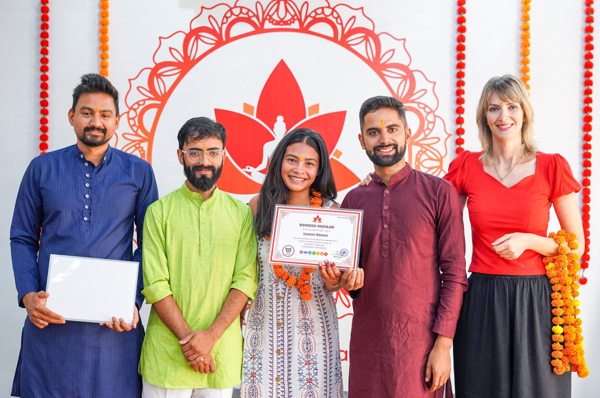 100 ore corso di formazione insegnanti Yoga a Rishikesh