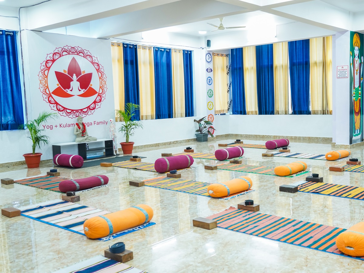 100h Yoga TTC A Rishikesh